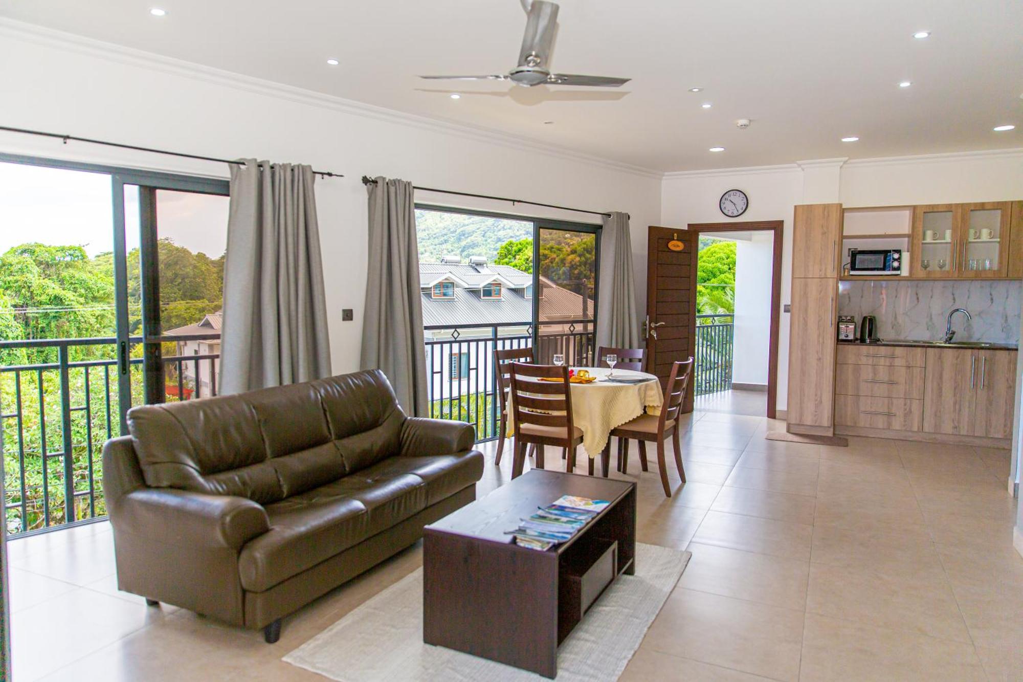 B Holiday Apartments بو فالون المظهر الخارجي الصورة