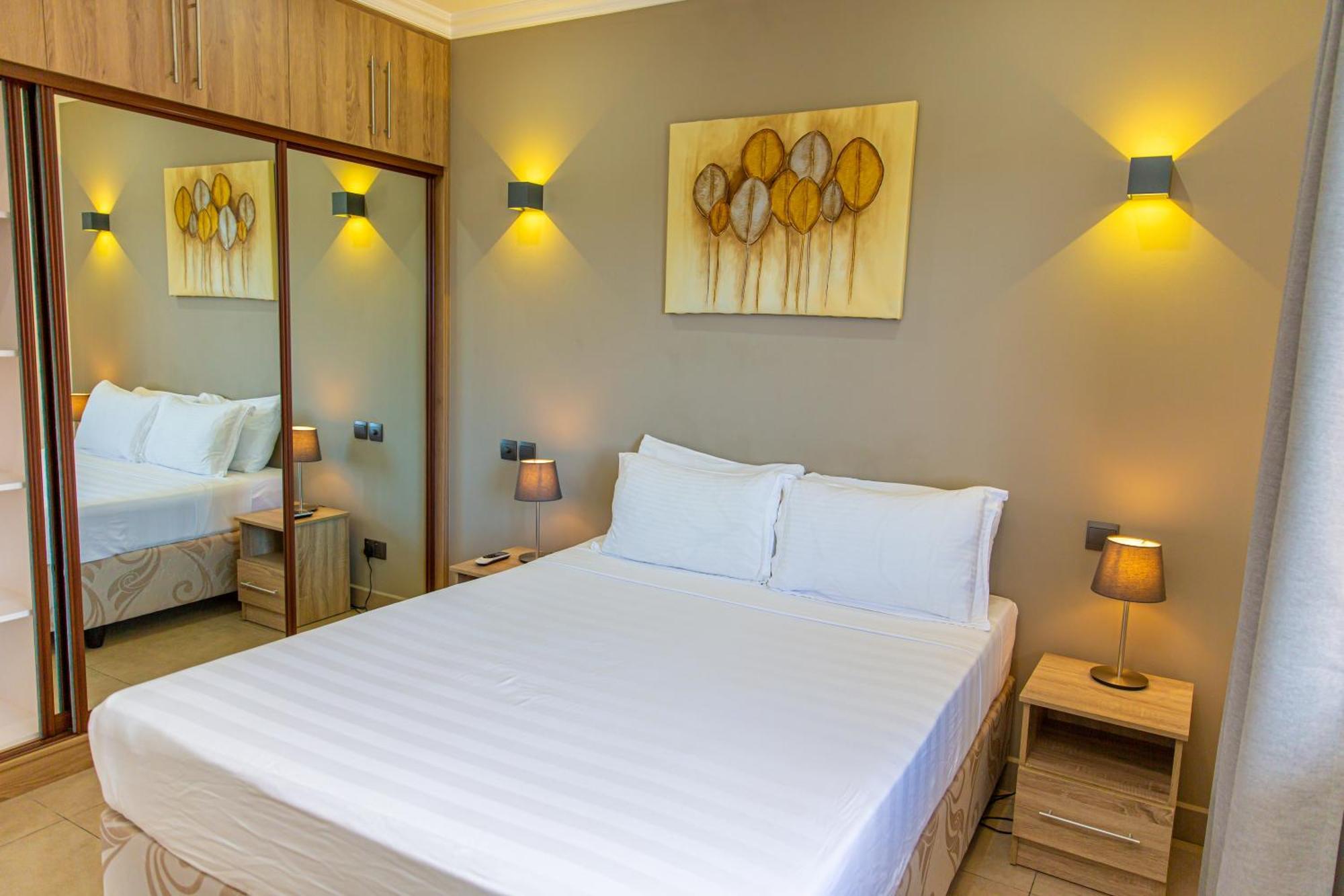 B Holiday Apartments بو فالون المظهر الخارجي الصورة